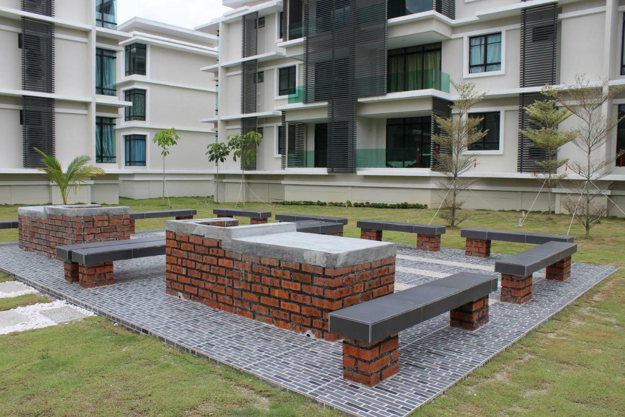 The Meadow Park Apartman Kampar Kültér fotó